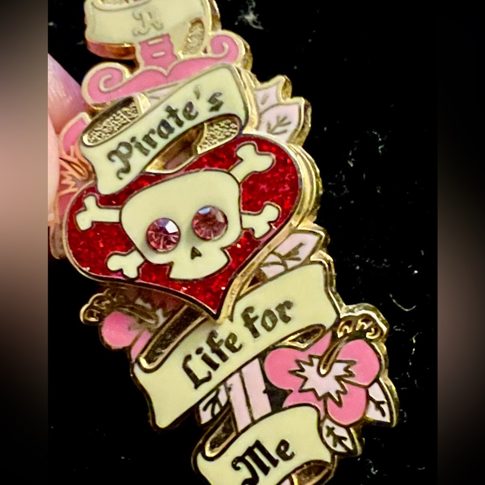 Disney A Pirates Life For Me Valentine Dagger Pin Circa 2007 - Picture 2 of 3